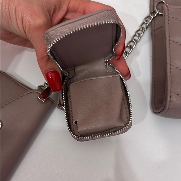 SM Taupe Quilted Crossbody Bag Set - Picture 4 of 5